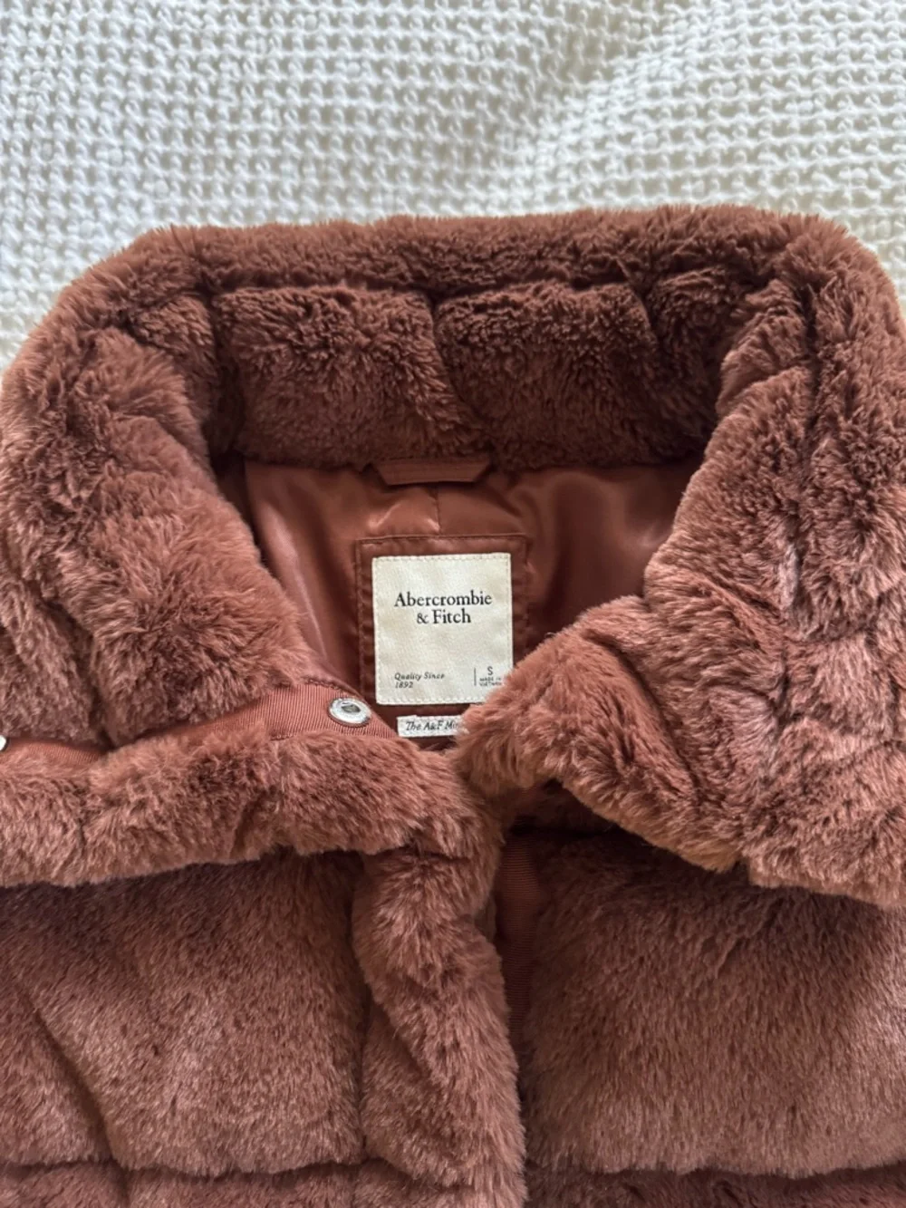 Abercrombie & Fitch Brown Fuzzy Puffer Jacket S - Picture 4 of 5